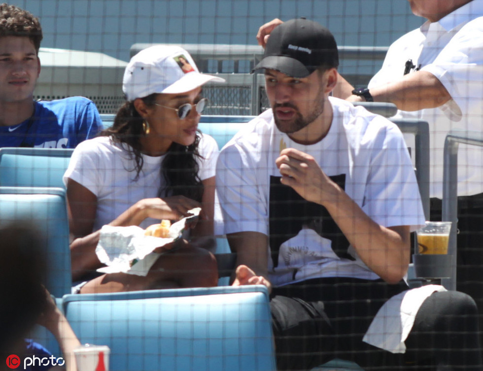 拉菲尼亚替补，弗里克：他没事，但我们也必须照顾好他（弗里克谈拉菲尼亚未首发：状态无碍，但仍需保护）