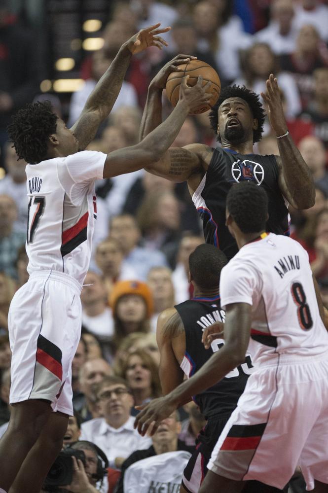 德拉富恩特：我们和皇马队医保持联系，赫伊森暂时不离队（德拉富恩特：正与皇马队医沟通，赫伊森暂不离队）