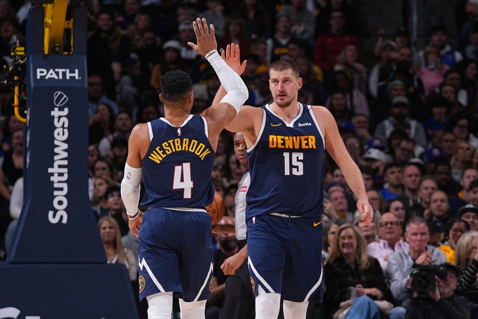 白宫官员：给川普颁和平奖是FIFA的提议；球迷应合法赴美观赛（白宫官员：向川普颁和平奖为FIFA建议，呼吁球迷合法赴美观赛）