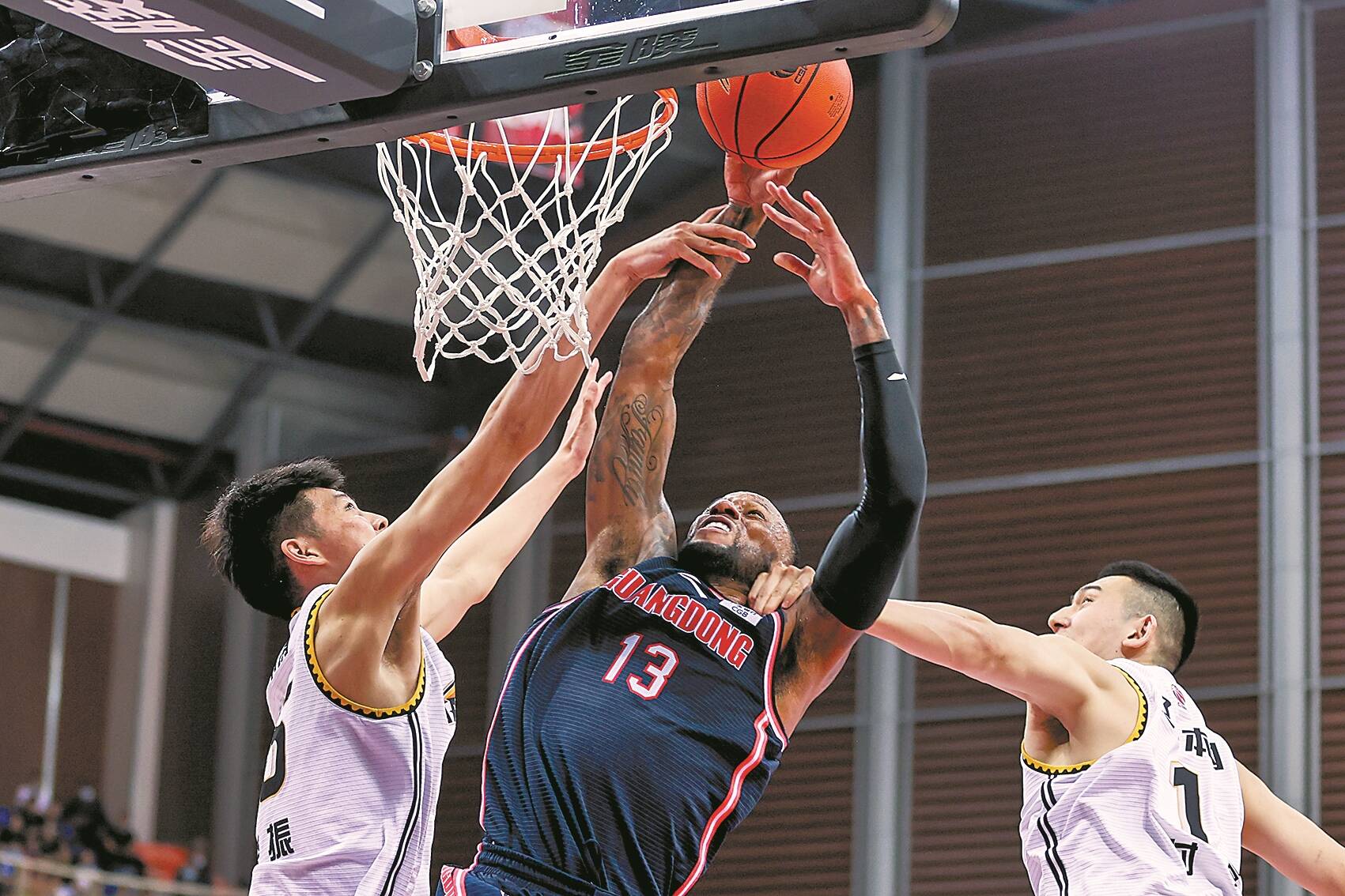 践行三亿人上冰雪 “冰超”联赛火爆进行中冰超联赛冰雪体育（助力三亿人上冰雪，冰超联赛火热进行中）