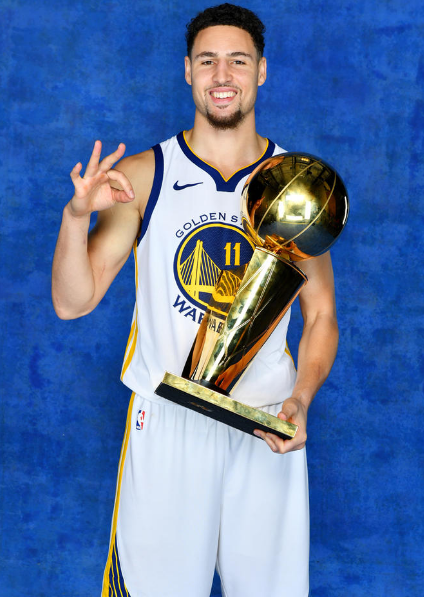 NBA球员合同更新及薪资排行榜（NBA球员最新合同与薪资榜单）