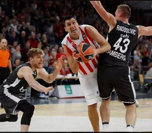 足球报：梅州客家经济困难无法妥善解决，也没总经理主持局面（足球报：梅州客家财务困境未能有效化解，总经理缺位无人主事）