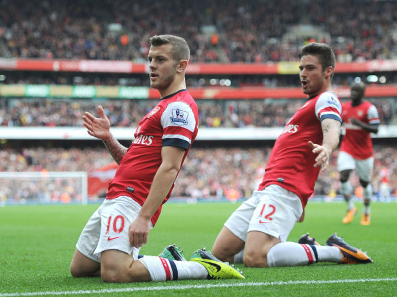 足球中超球队连签三员猛将，阵容升级完成（中超球队连签三大强援，阵容升级就位）