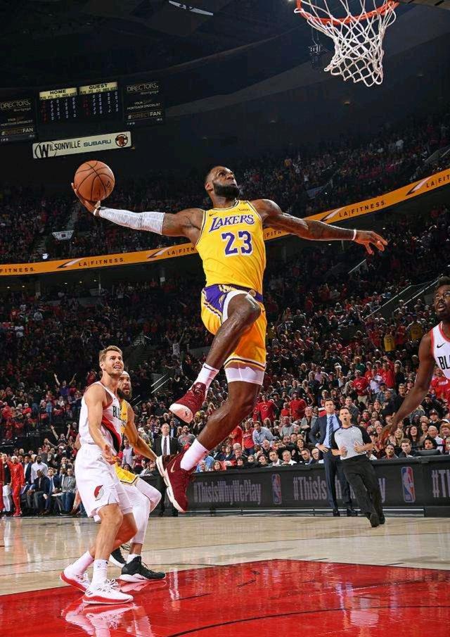 欧冠本周最佳阵容：马杜埃凯、孔德、格林伍德、卡尔在列（欧冠本周最佳阵容出炉：马杜埃凯、孔德、格林伍德、卡尔入选）