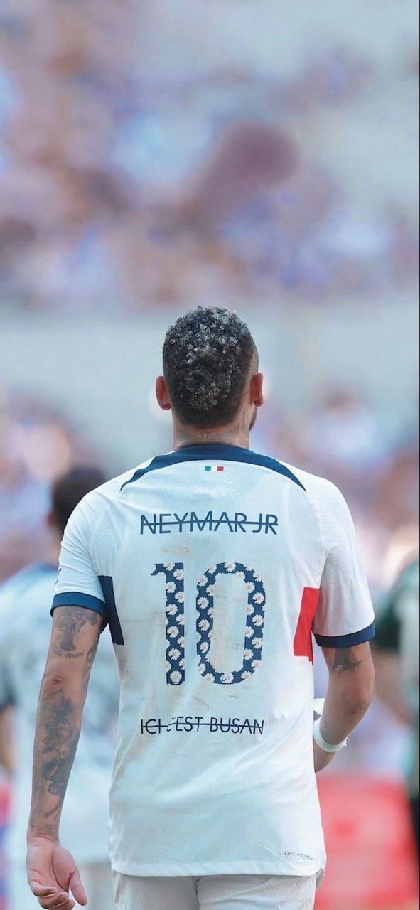 杜兰特关键中投命中，全场欢呼（杜兰特关键时刻中投命中，引爆全场）