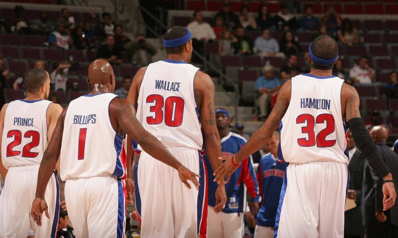 3-2伯恩茅斯，桑德兰队史首次英超联赛两球落后逆转取胜（桑德兰3-2逆转伯恩茅斯，队史英超首次两球落后翻盘取胜）