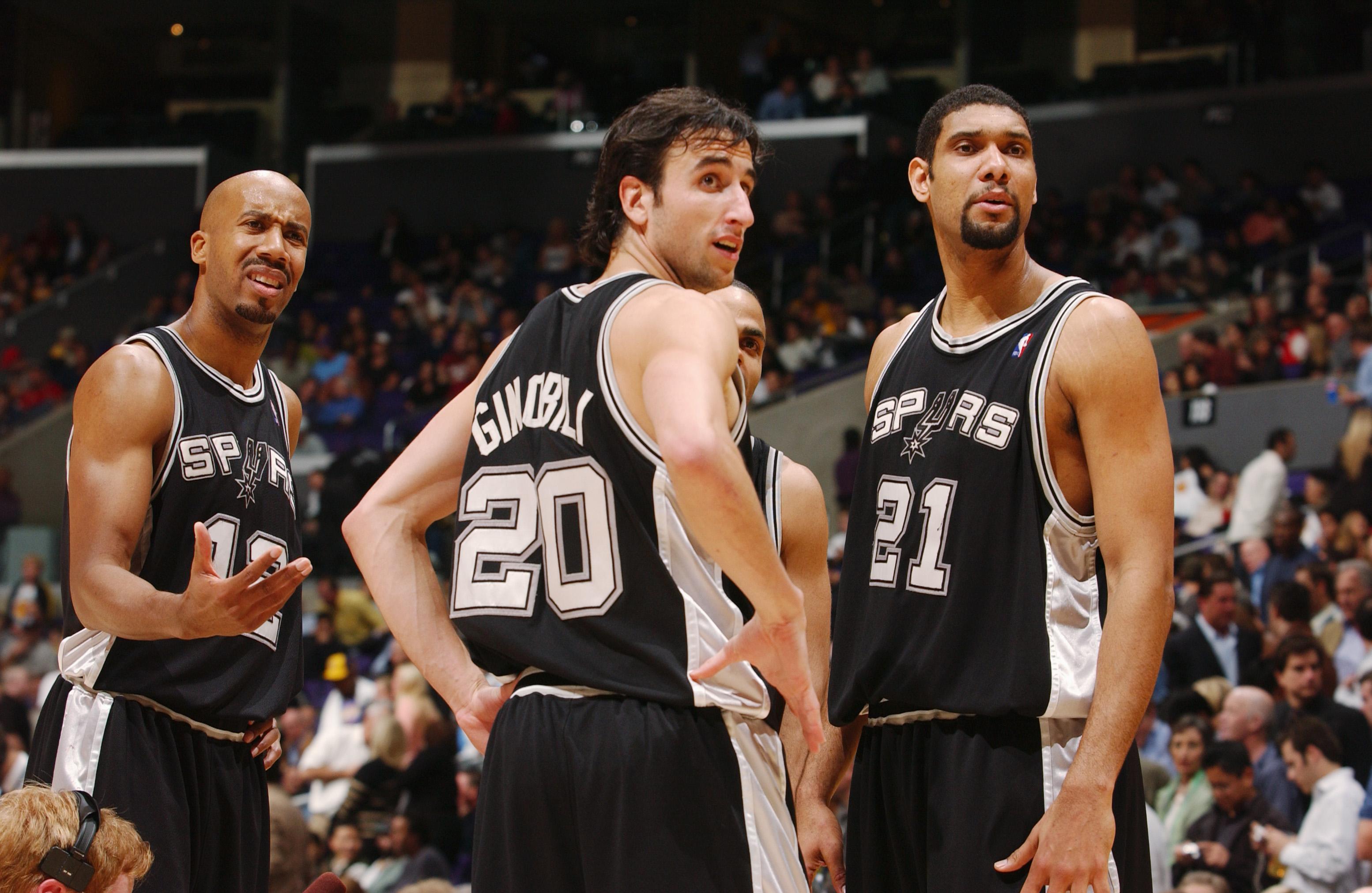 佩莱格里尼：塞维利亚落后时球迷往球场投掷杂物，这样不对（佩莱格里尼批评塞维利亚球迷：球队落后就向场内投掷杂物是不对的）